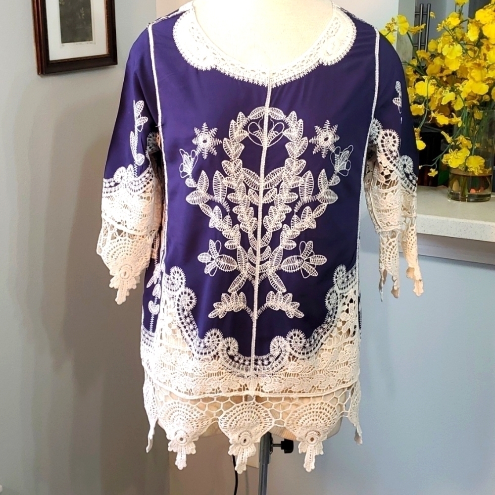 Indigo threads Co  enbroidery blouse, navy blue with cream enbroidery. Size XS